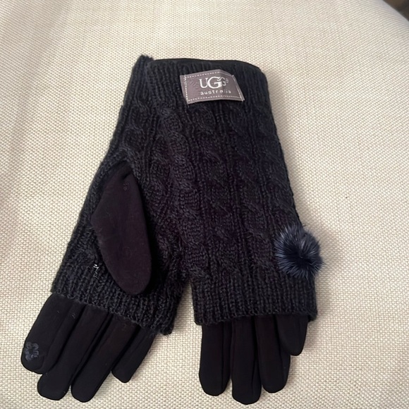 UGG Accessories - UGG navy Gloves